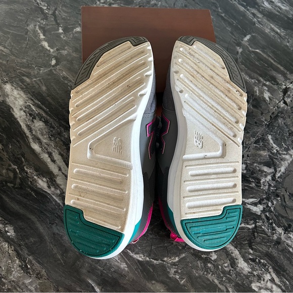 009 New Balance Grey Comfort Sneakers - Picture 9 of 9